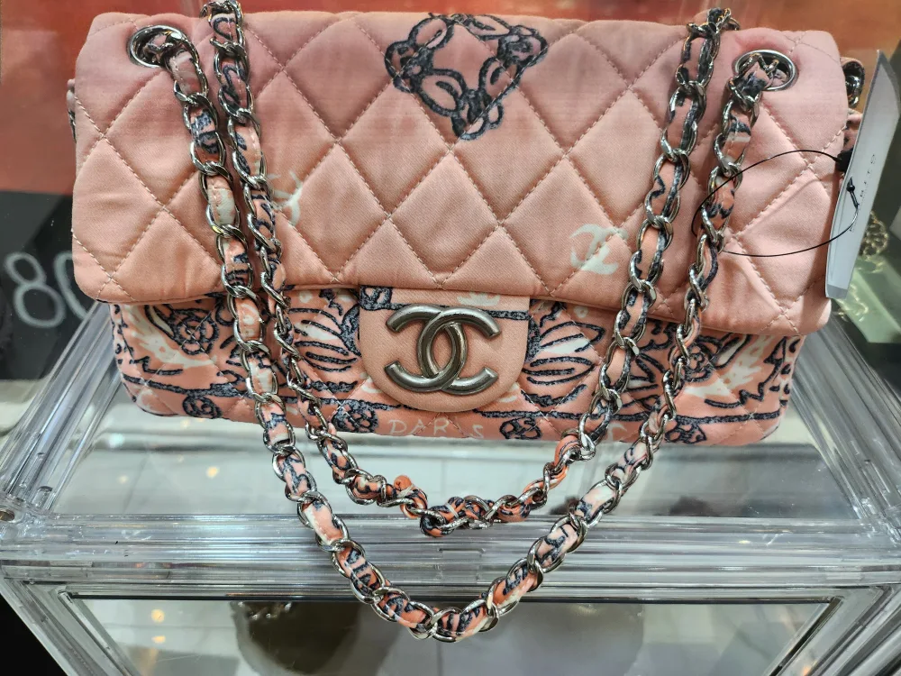 샤넬 숄더백. 중고명품.  상태 좋아요. 정가 490만