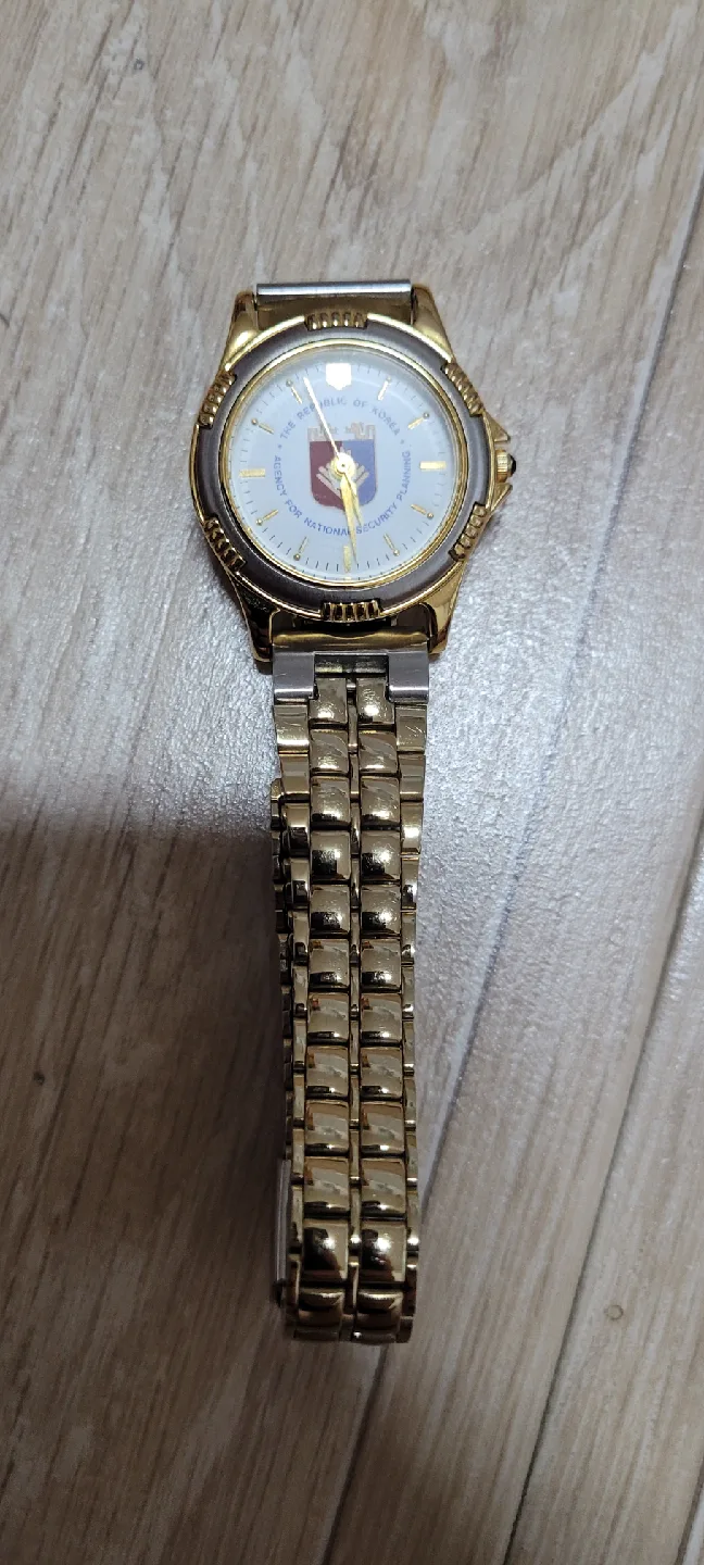국정원 여자 금장 쿼즈 손목 시계단품 중고판매합니다