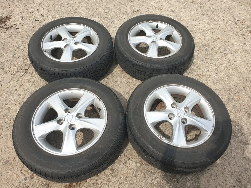 엑센트 14인치 중고휠타이어셋트  판매 함니다