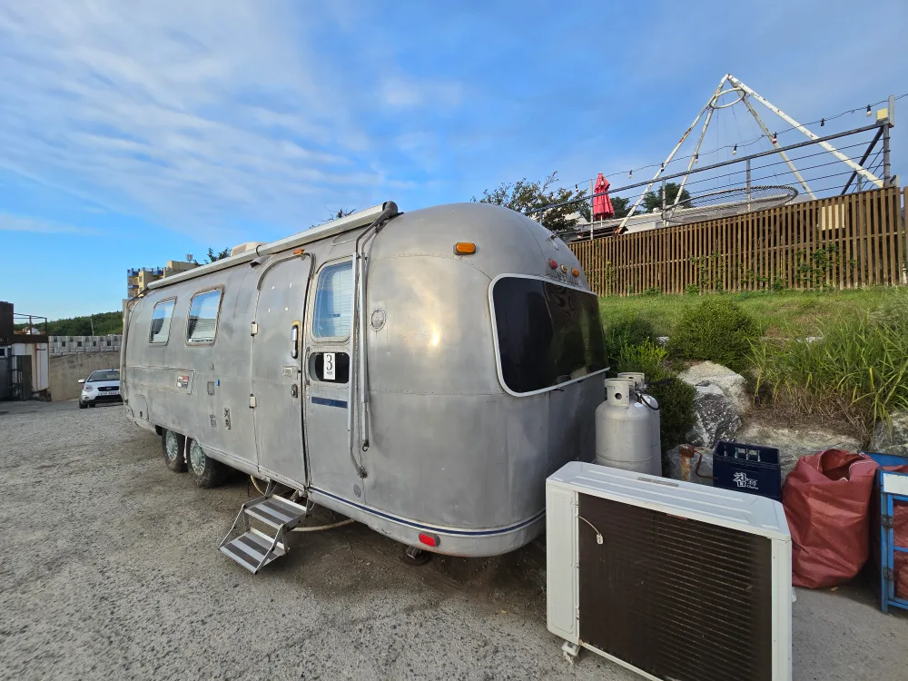 중고 에어스트림 카라반