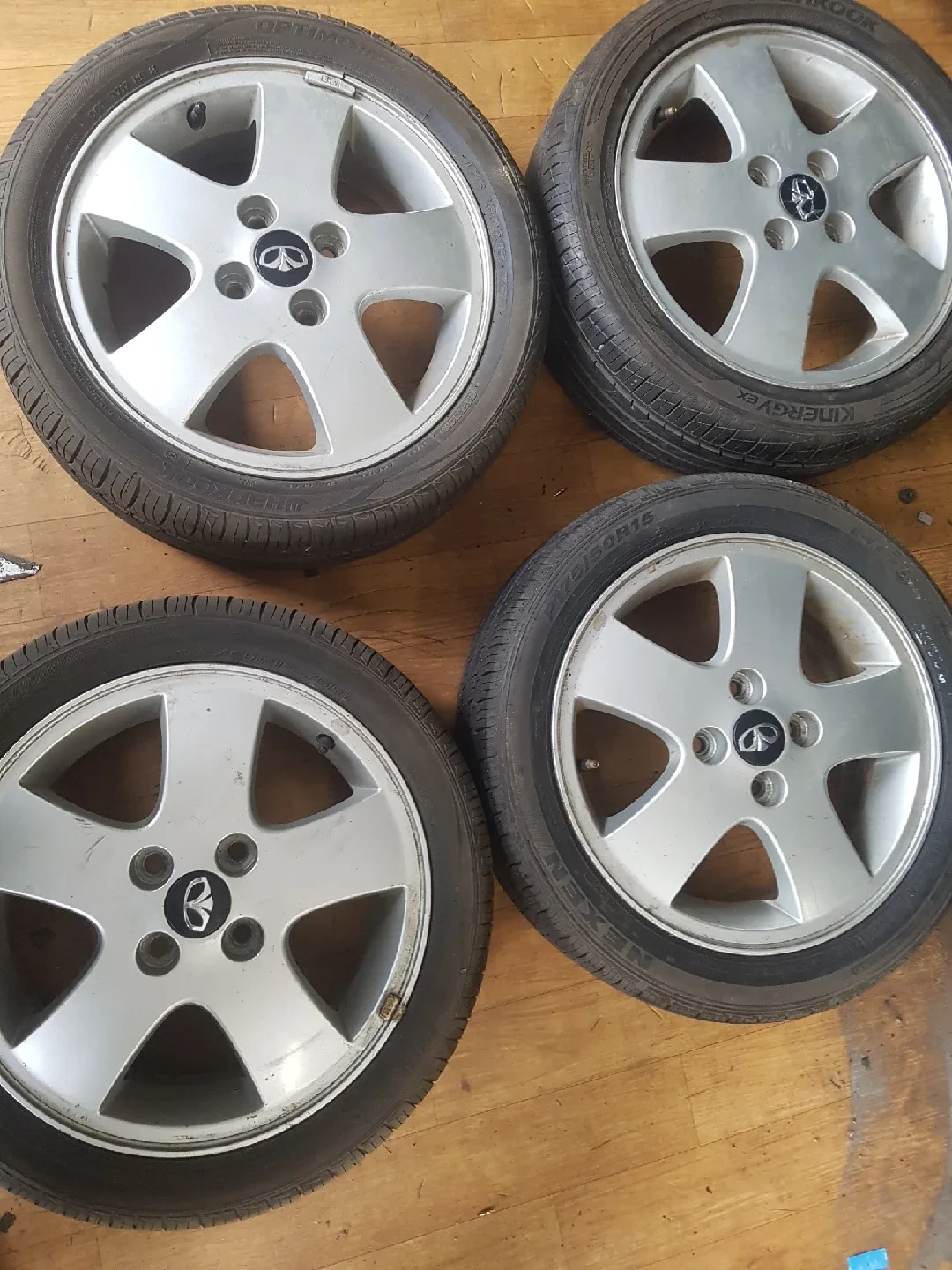 스파크 15인치 중고휠타이어셋트 판매합니다