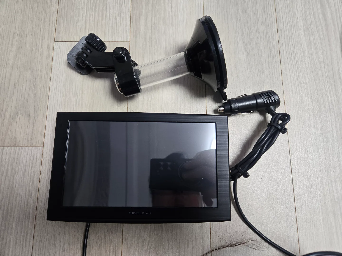 파인드라이브  7인치 중고 내비게이션 입니다