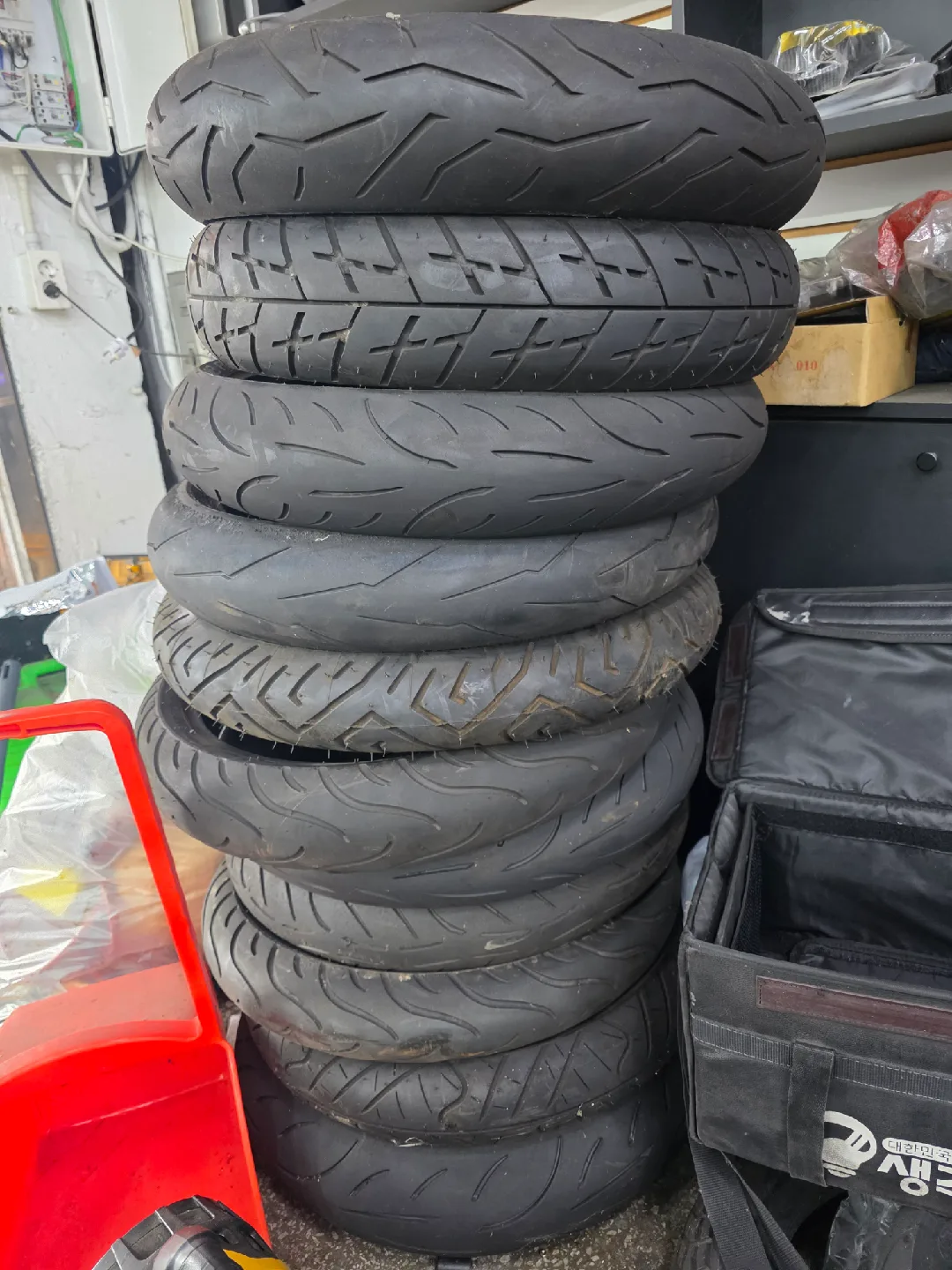 오토바이 타이어 110-70-17 사이즈 중고 입니다