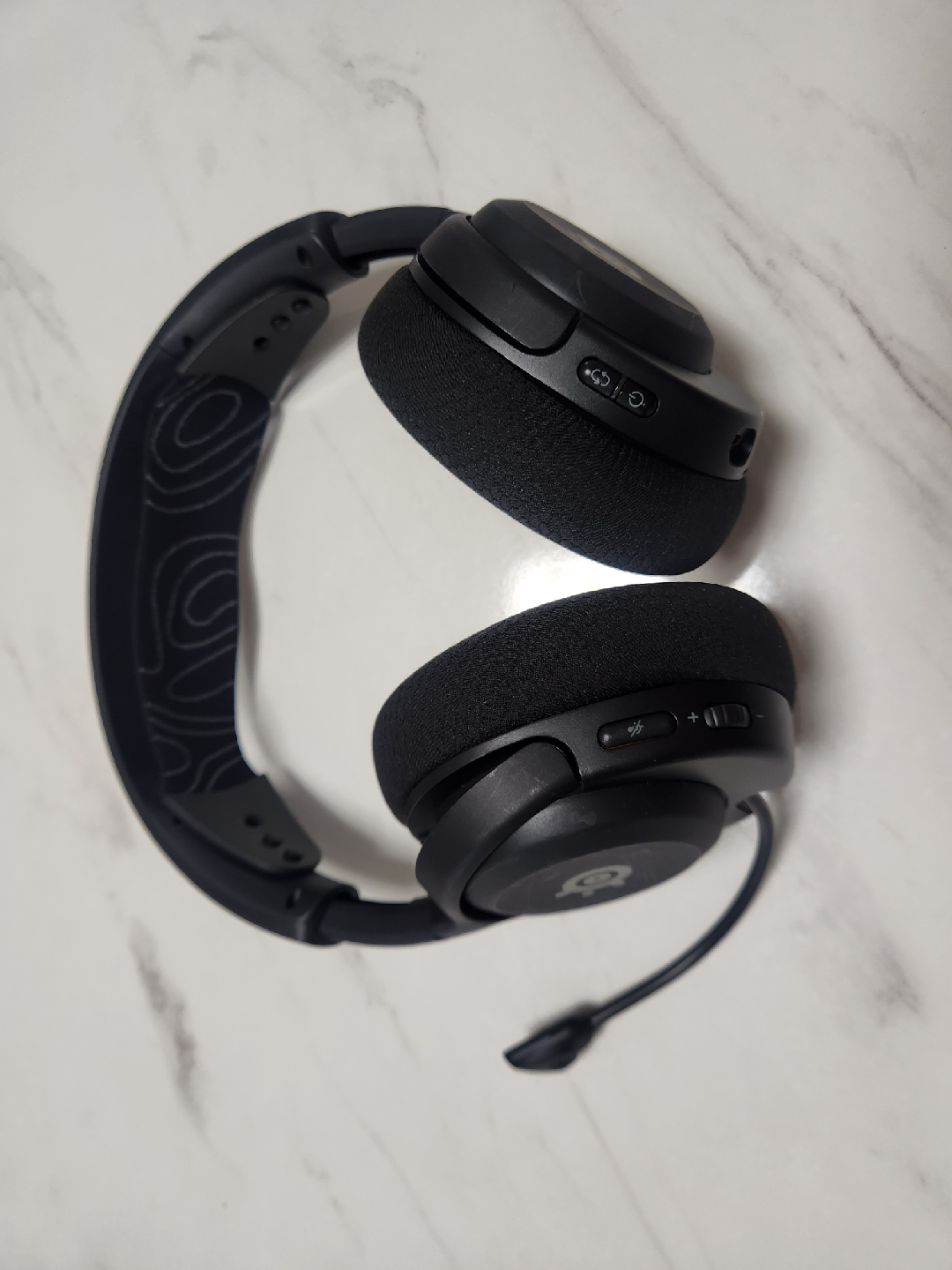 게이밍 무선 헤드셋(아크티스 노바5)