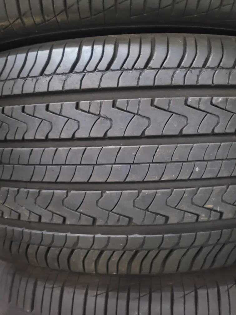 콘티넨탈 225/45/18 타이어 중고