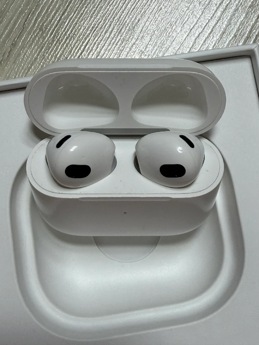 에어팟3 판매합니다.