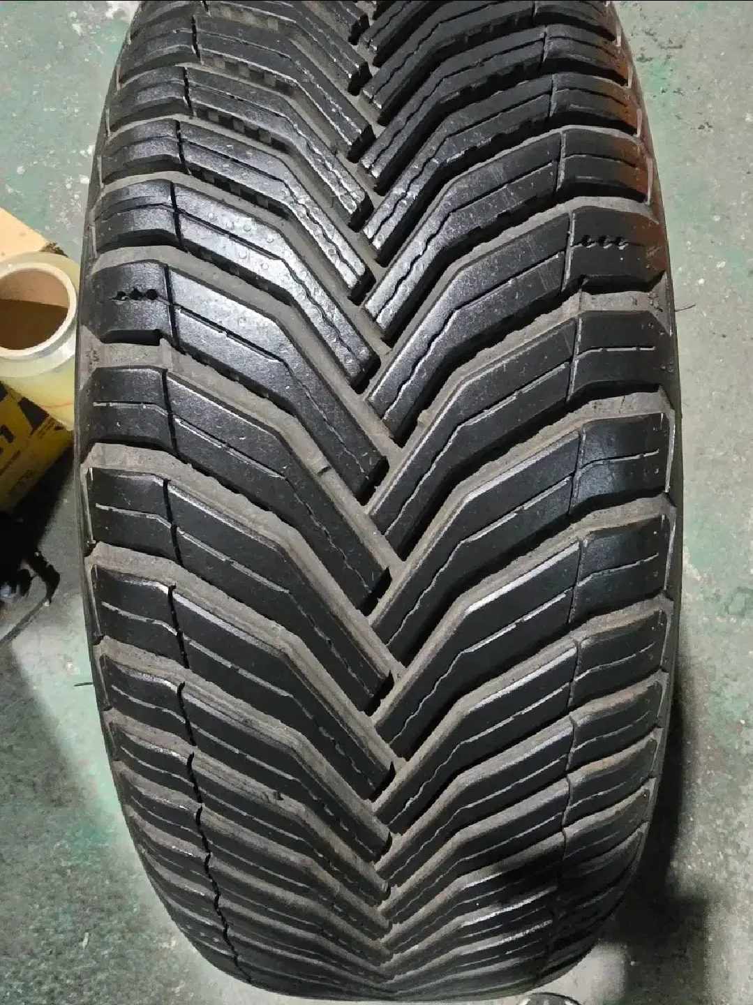 205 55 17 미쉐린 CrossClimate 2 중고타이어