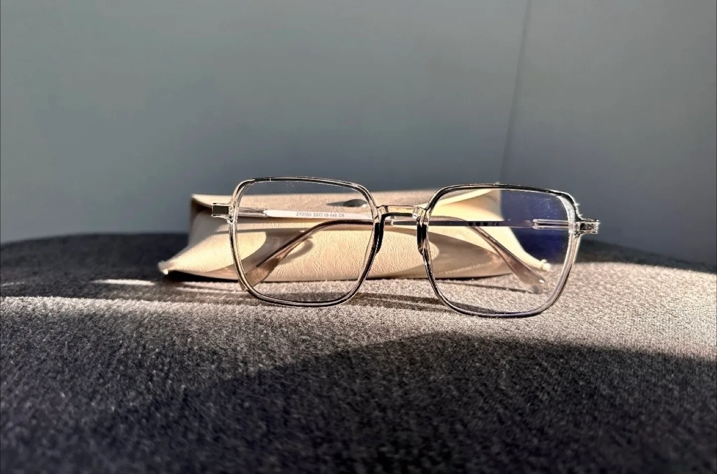 (새상품 택배만가능) UV 변색 블루라이트 자외선차단 투명 실버안경