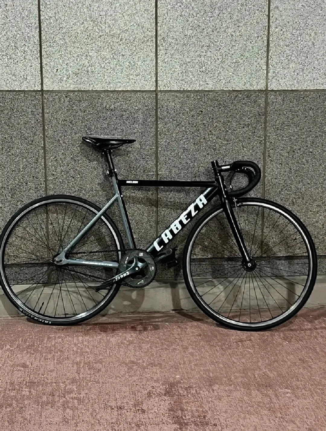 콘스탄틴 카베자 멜린 픽시 자전거 팝니다