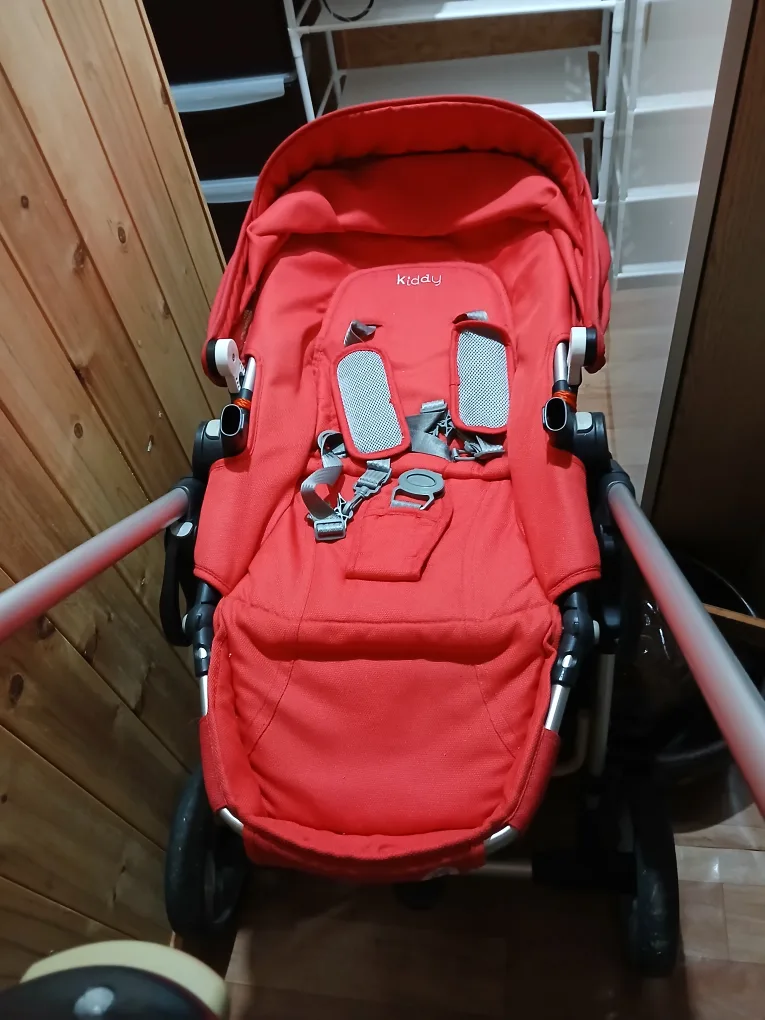 키디 유모차 빨강색과 피셔프라이스 함께  판매합니다