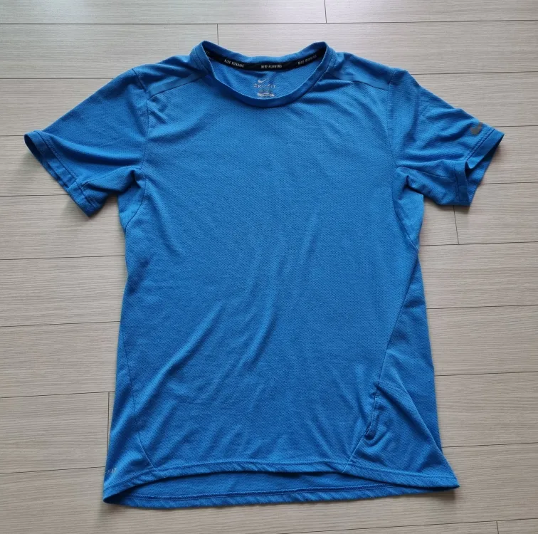 [중고] 나이키 런닝 티셔츠 S