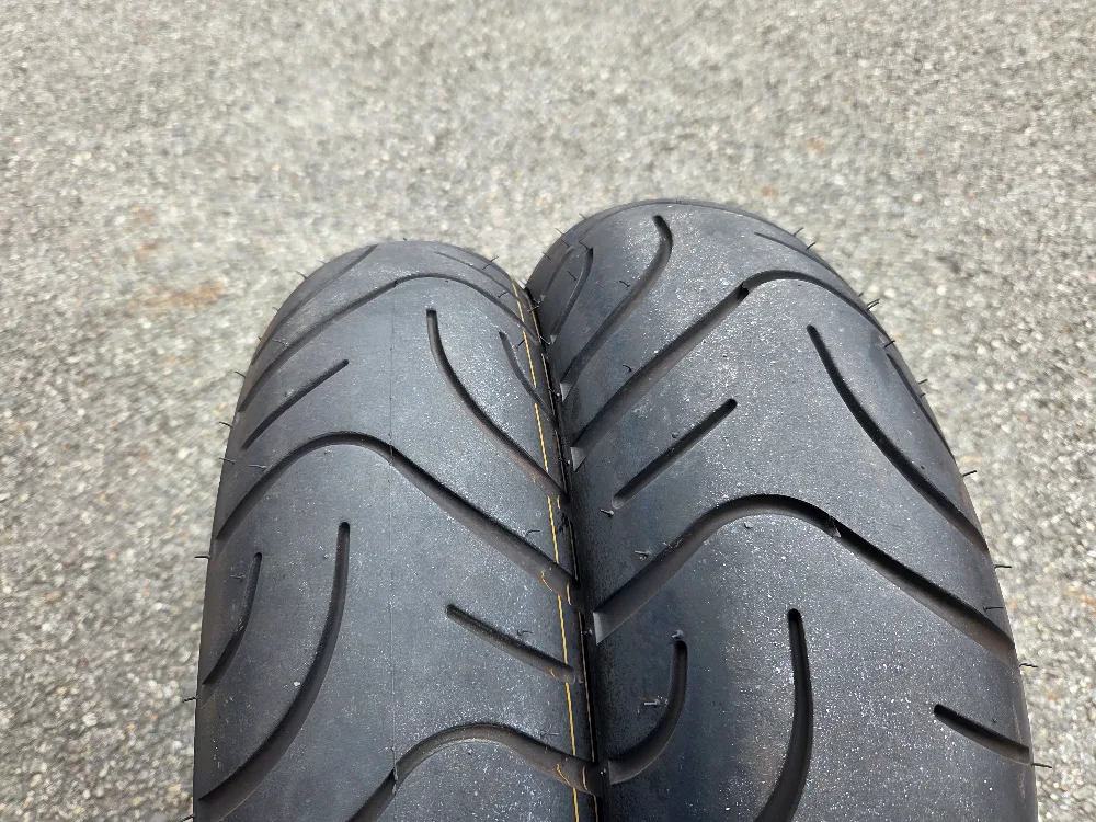 베스파 신품급 중고 타이어 팝니다.