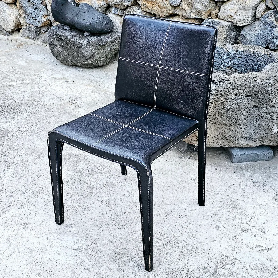 KAM 스퀘어 가죽의자 (블랙)