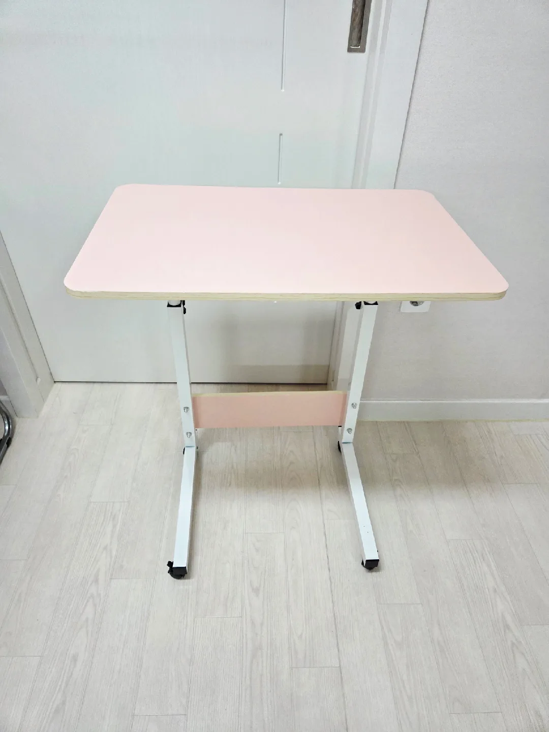 ㅇ새상품ㅇ 높이조절이동식 테이블 / 책상