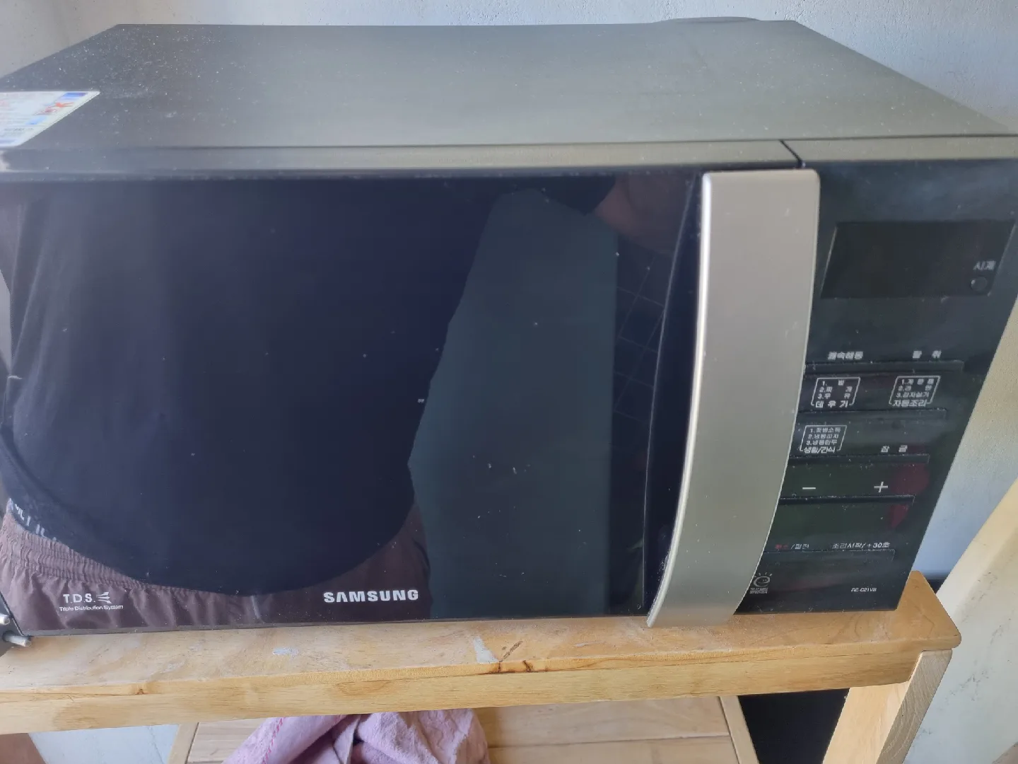 삼성 전자레인지 (중고 전자레인지 판매합니다. 상태가 아주 좋고 오래 사용할 수 있습니다.)