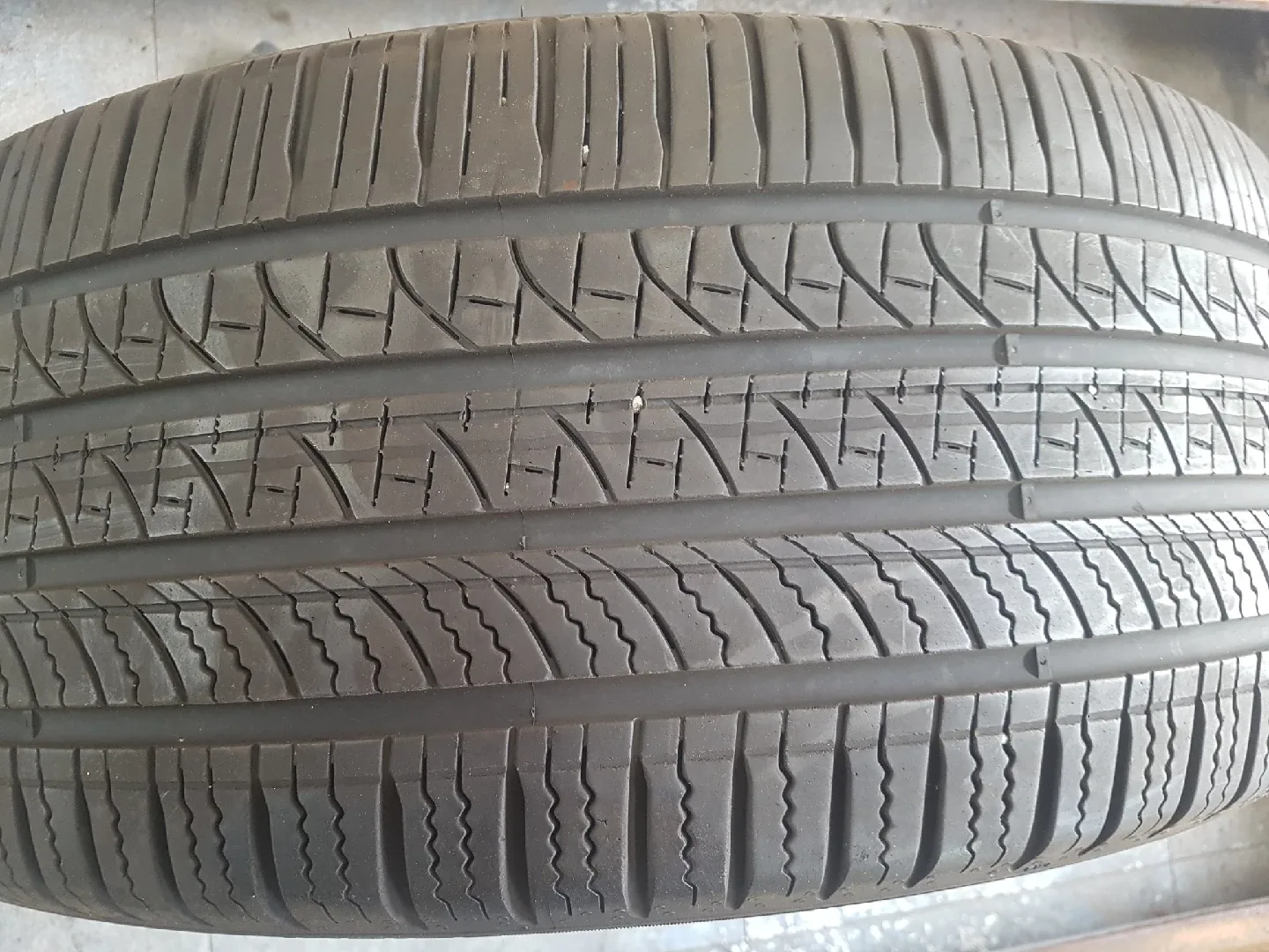 피넬리 피제로올시즌 245 40 20   중고타이어 판매합니다