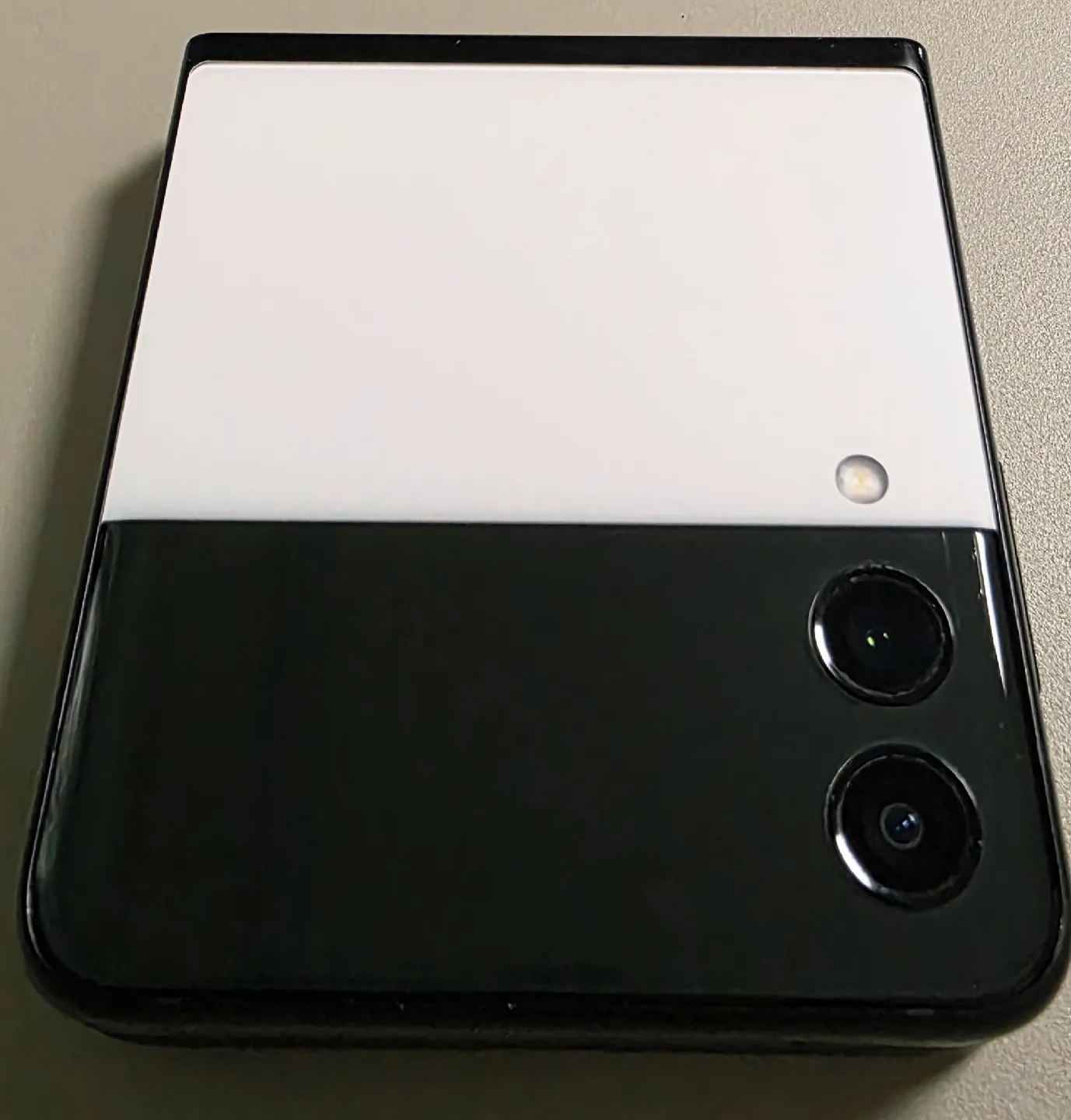 갤럭시 Z Flip 3 화이트 중고판매합니다(자급제)