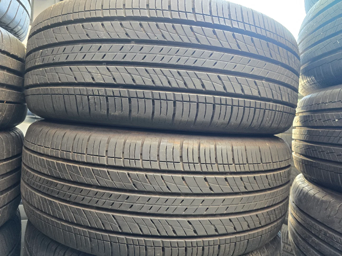 235 60 18 상태좋은중고타이어