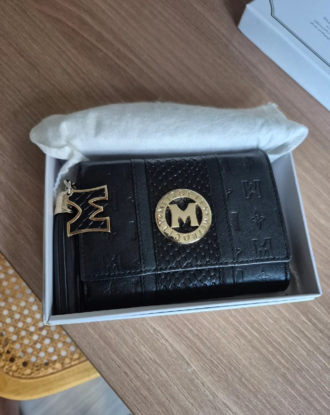 메트로시티 블랙 반지갑