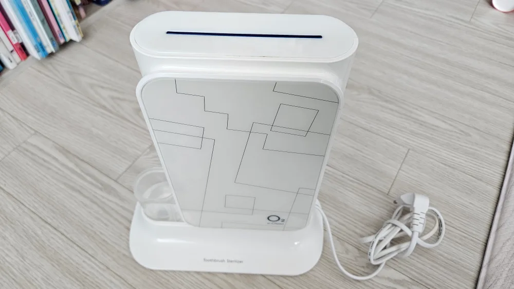 칫솔살균기 중고 작동 잘됨오투케어 칫솔살균기_화이트 BS-7900S 99.9% 살균