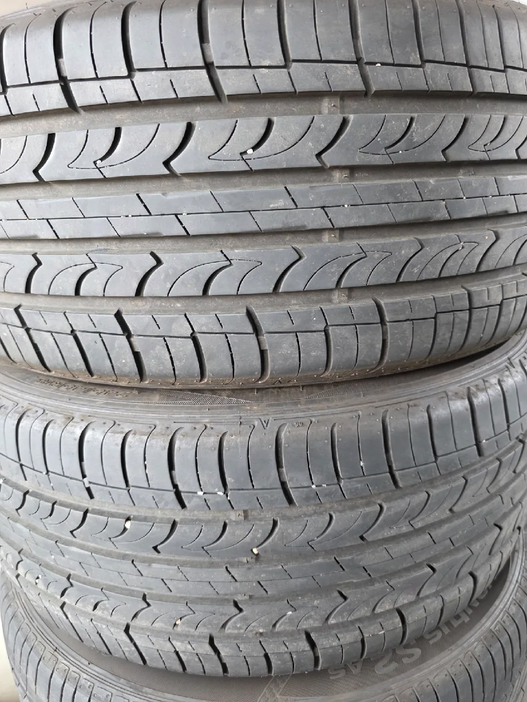 245 45 18 중고타이어 4개 판매