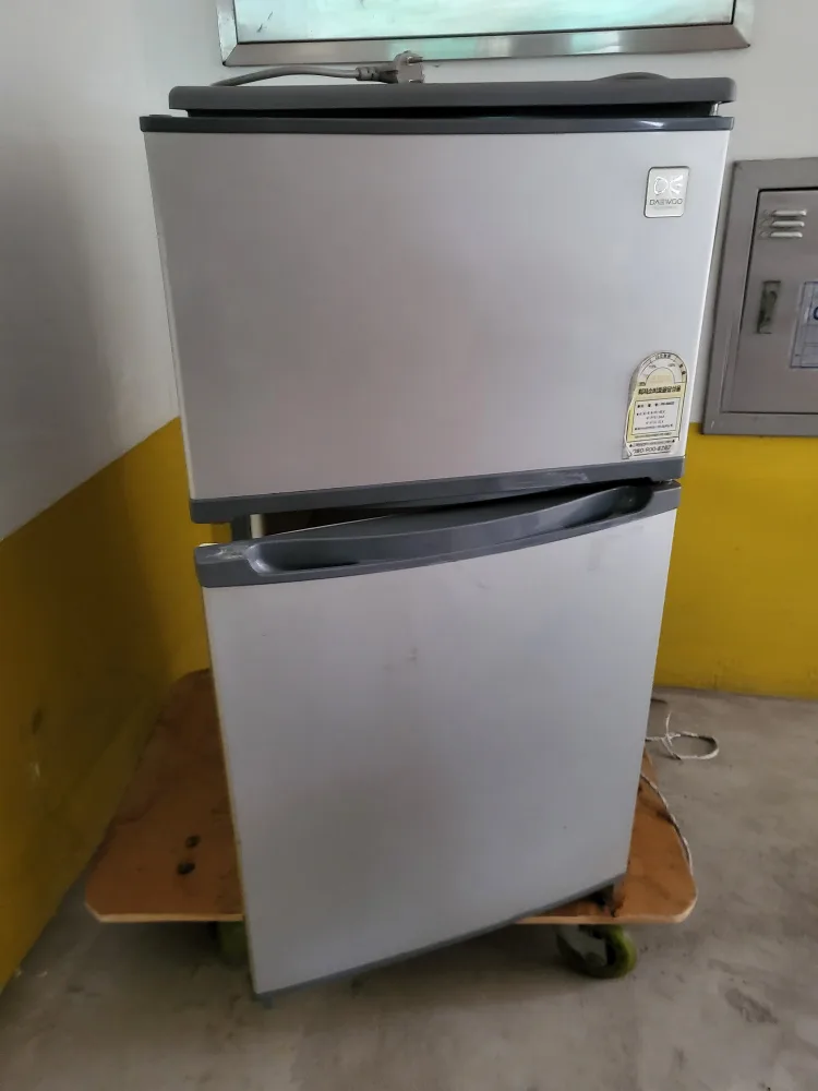 대우 소형 냉장고 FR-B093E