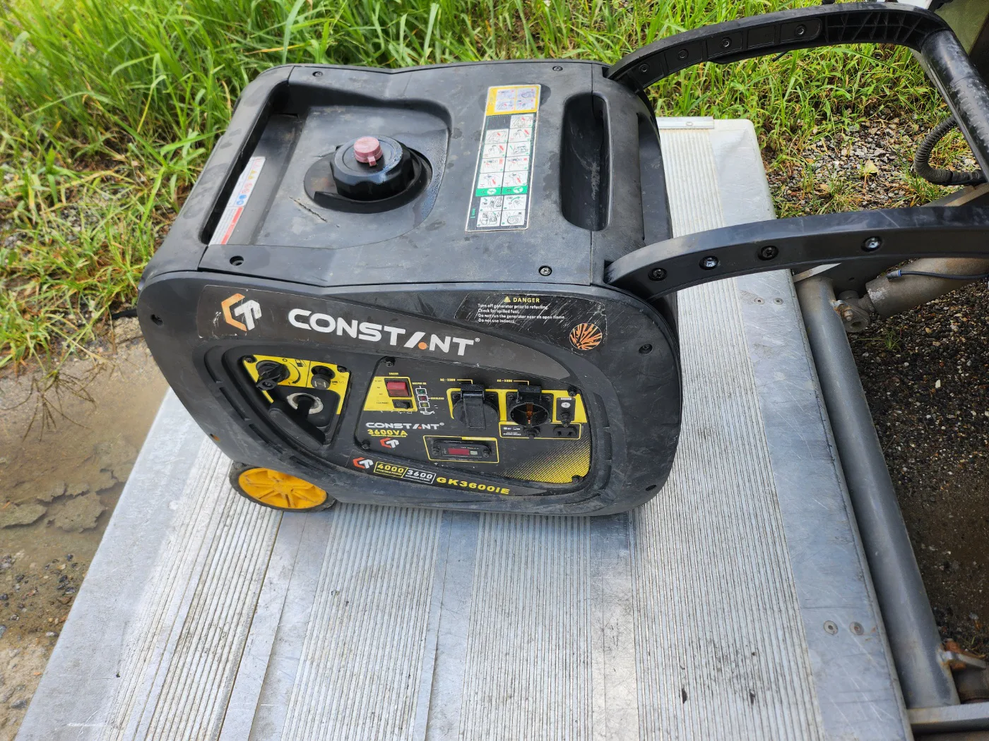 CONSTANT 3600VA 이동식 저소음 발전기 출력좋음 상태좋음 중고입니다
