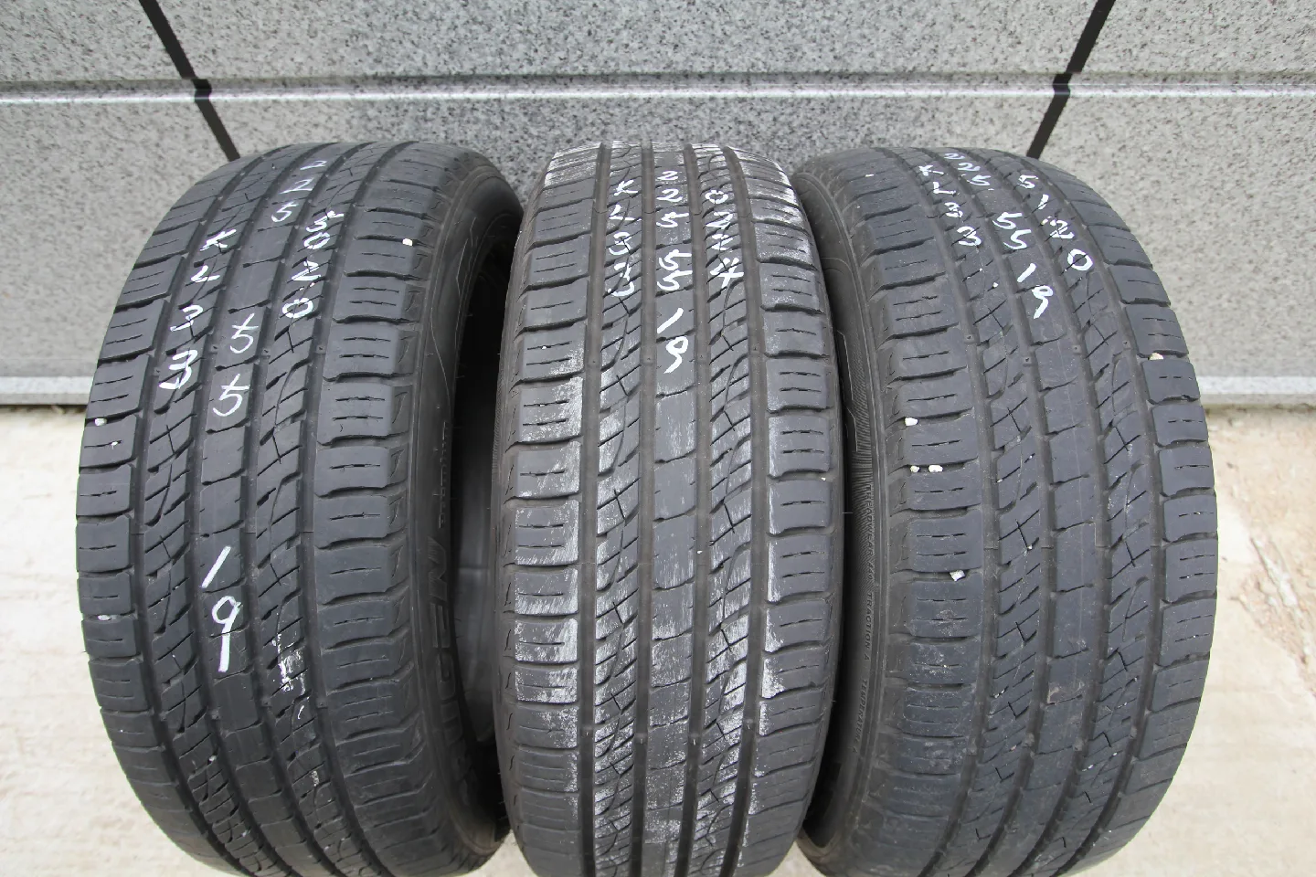 225 55 19 크루젠프리미엄 3본 중고판매