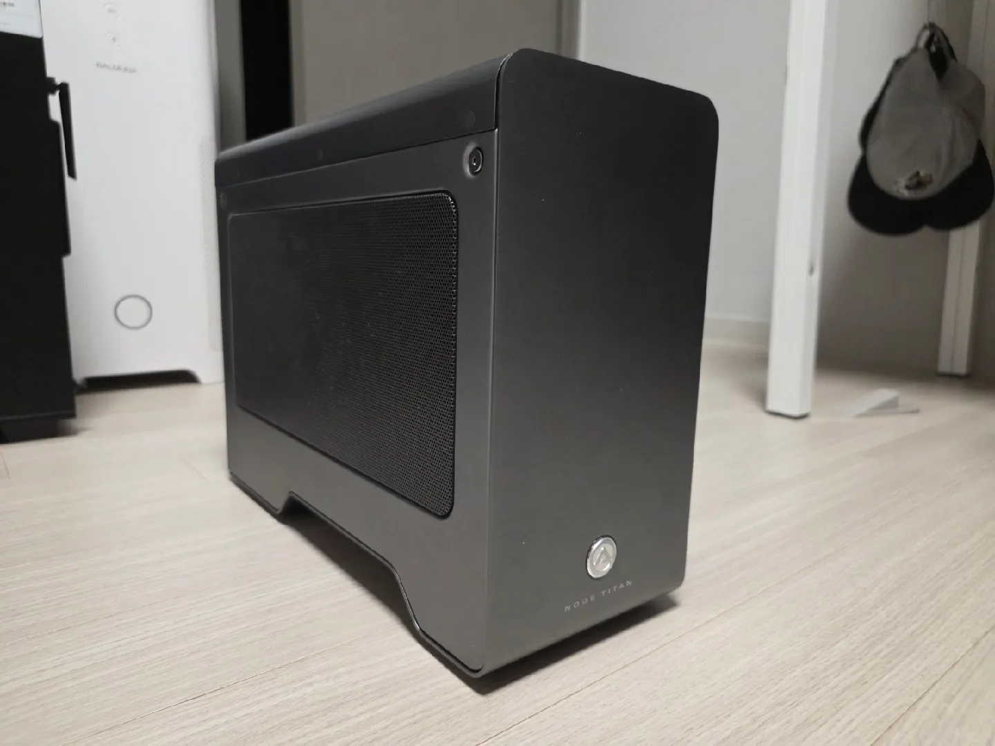 AKiTiO Node Titan eGPU 박스 중고 판매