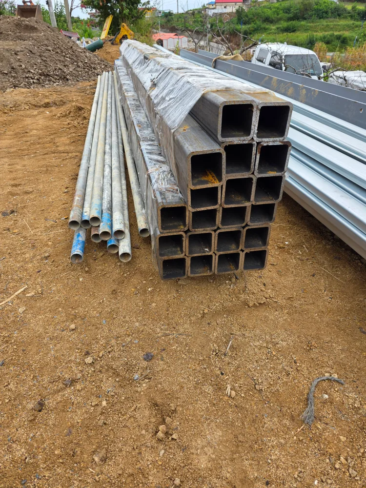 각관100*100 두께 9미리  20본 개당10만원 일괄처분 한번도사용안함