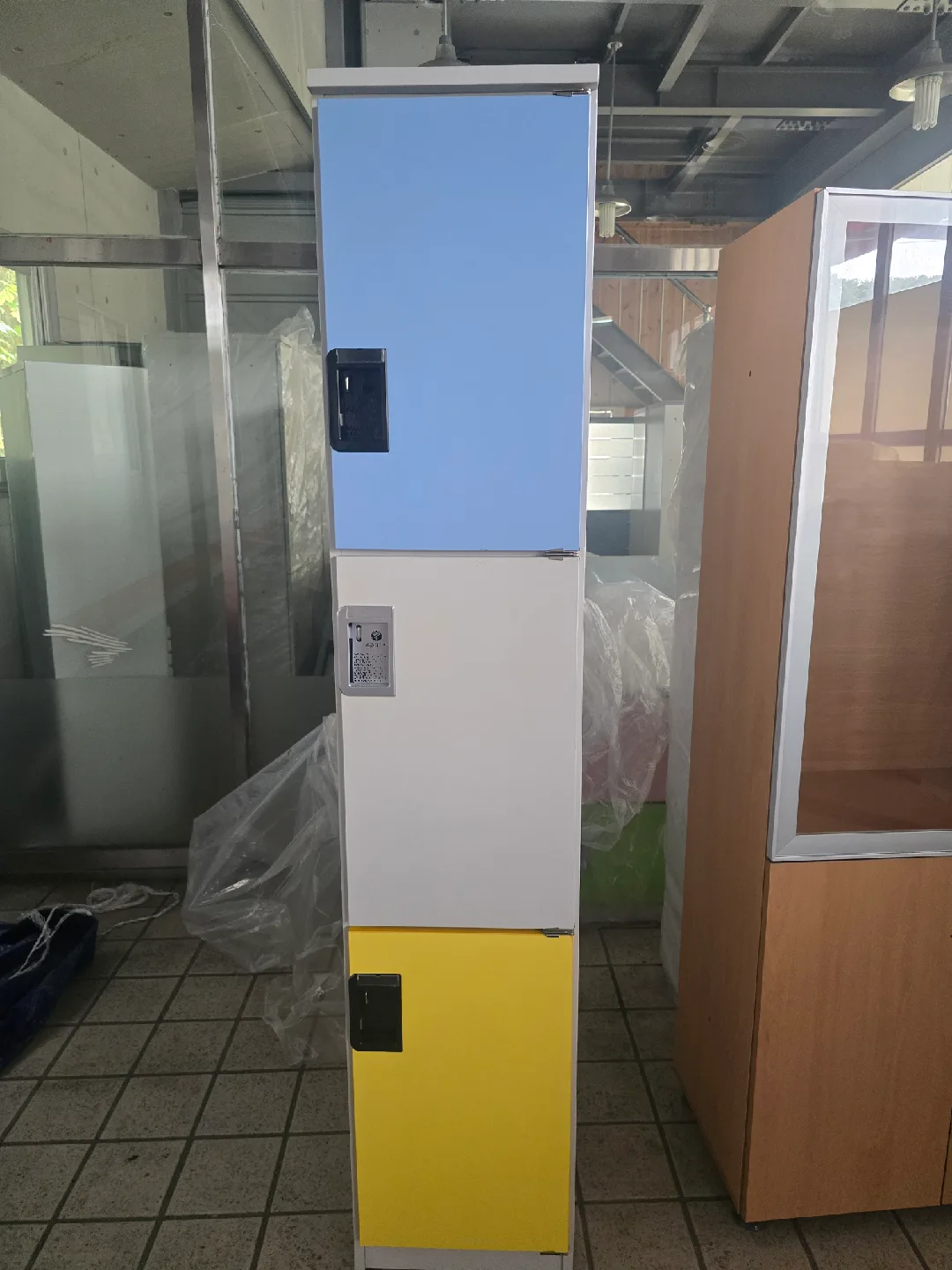 3단 컬러 목재 사물함팝니다. 창고정리중 중고에요