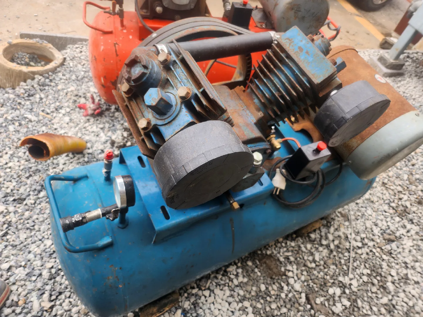 중고 에어 컴프레서 단상