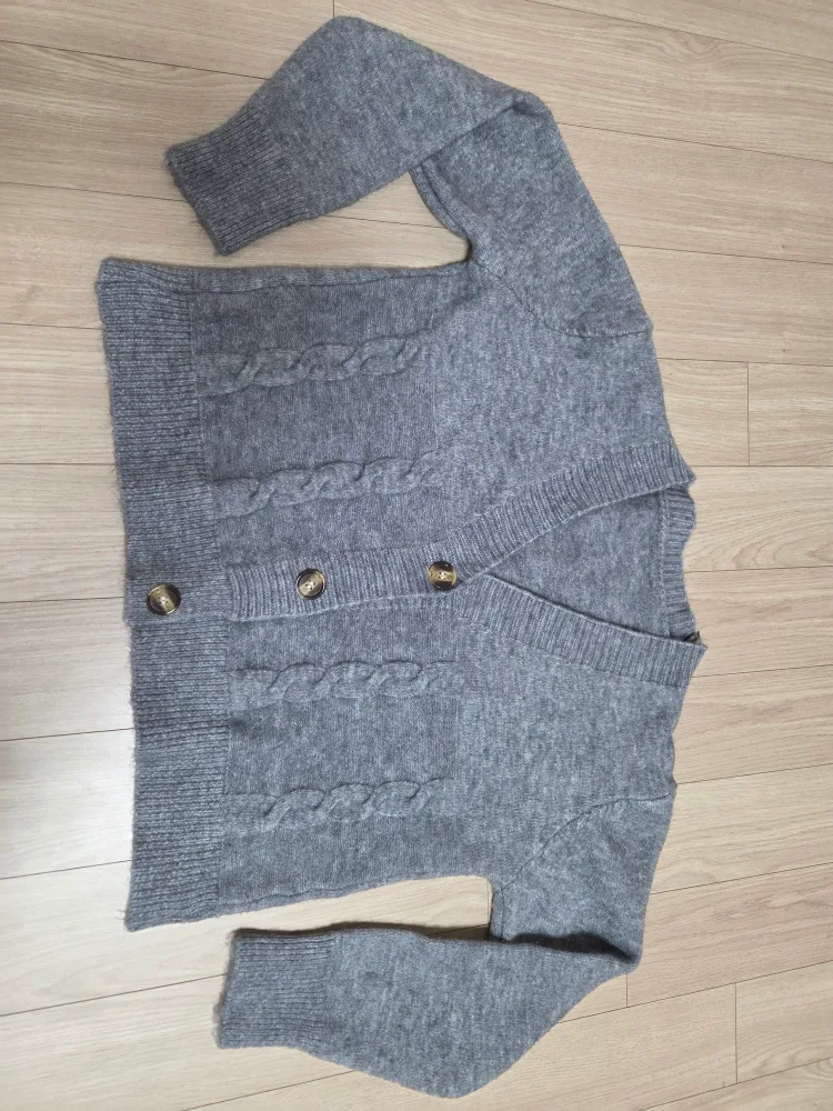 회색 니트 가디건 새상품 가을룩 데이트룩