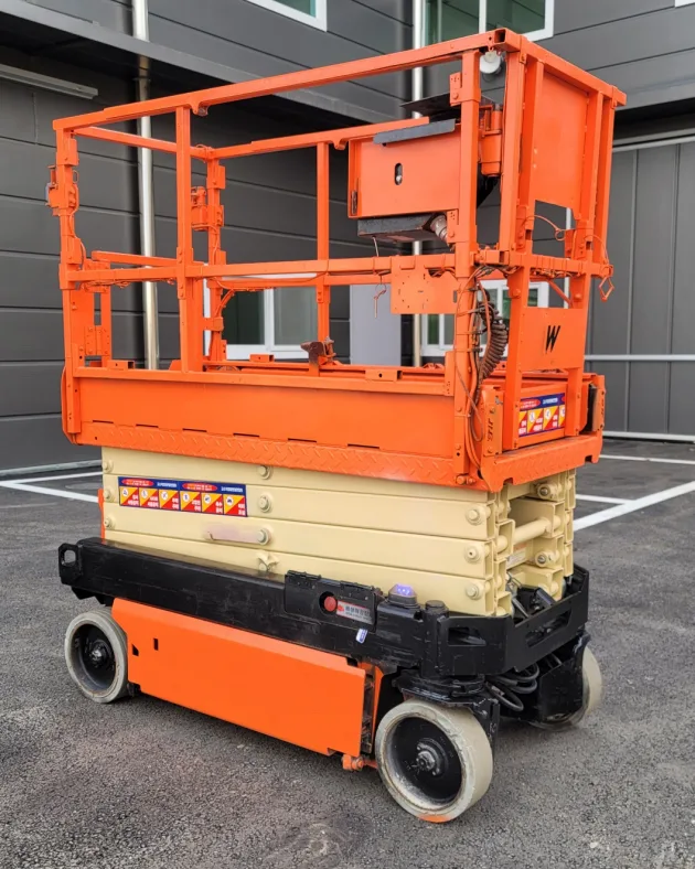 상태가 우수한 중고 고소작업대를 판매합니다 (7M급)