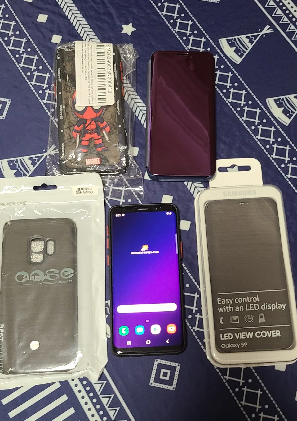 갤럭시 S9, 케이스 여러개 포함
