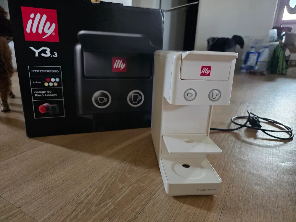 일리 Y3.3 커피 머신 (새상품 같은 중고)
