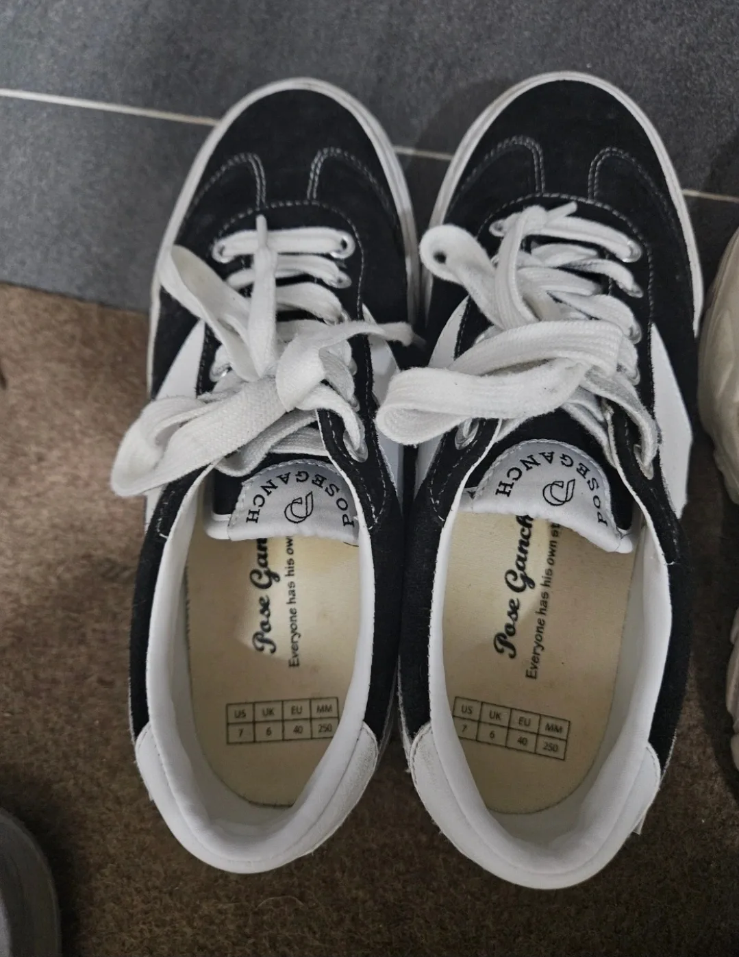 (중고 신발)포즈간츠 신발 250mm(정가 89,000원)