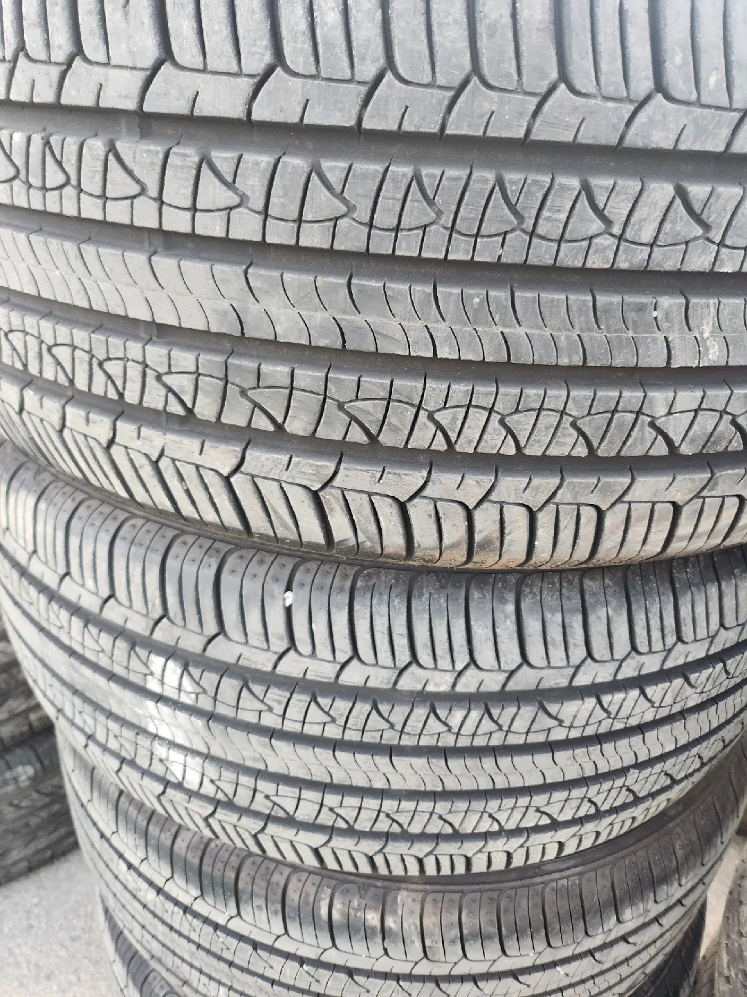 225,50,17 중고타이어 4본팝니다