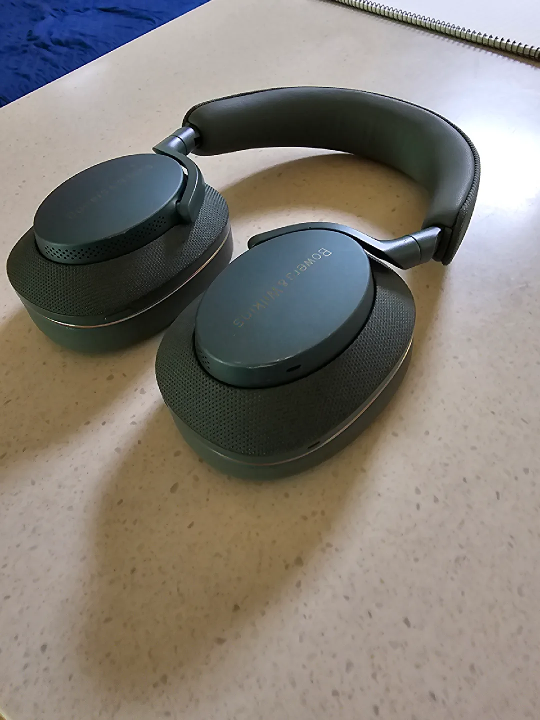 바워스앤윌킨스 Px7 S2e