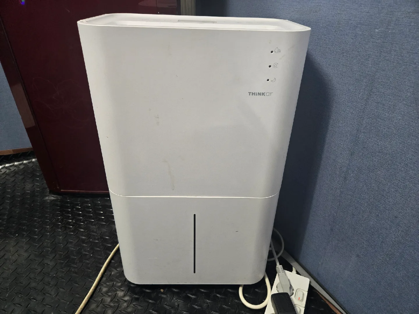 20L 대용량 THINKair 제습기 — 정상 작동 / 중고 판매