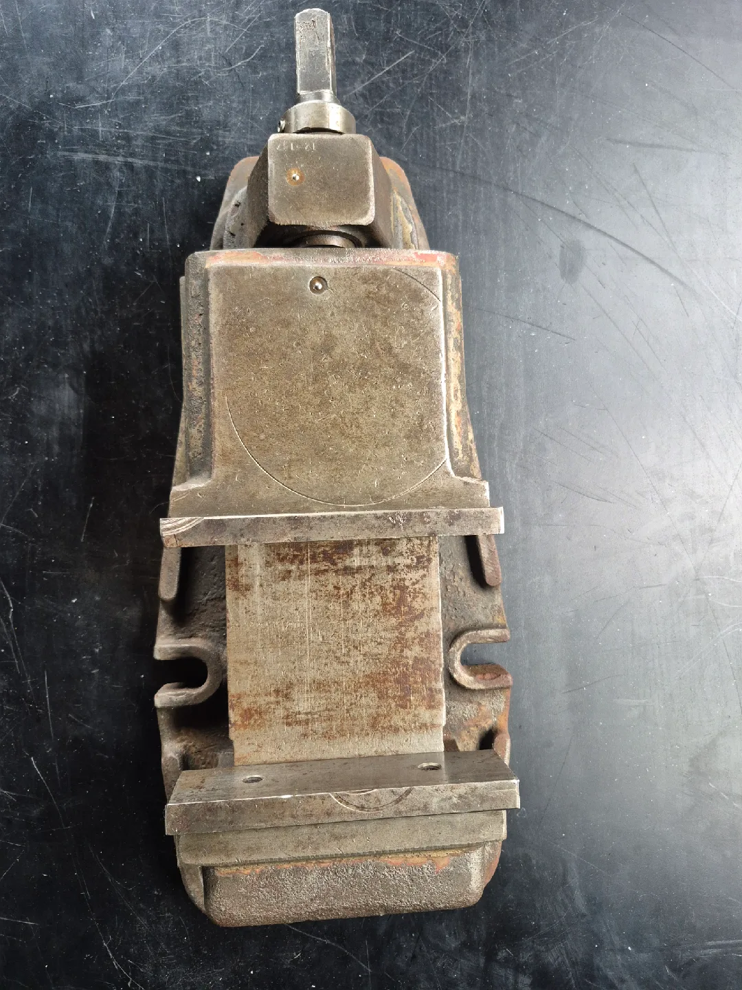 중고 철제 바이스