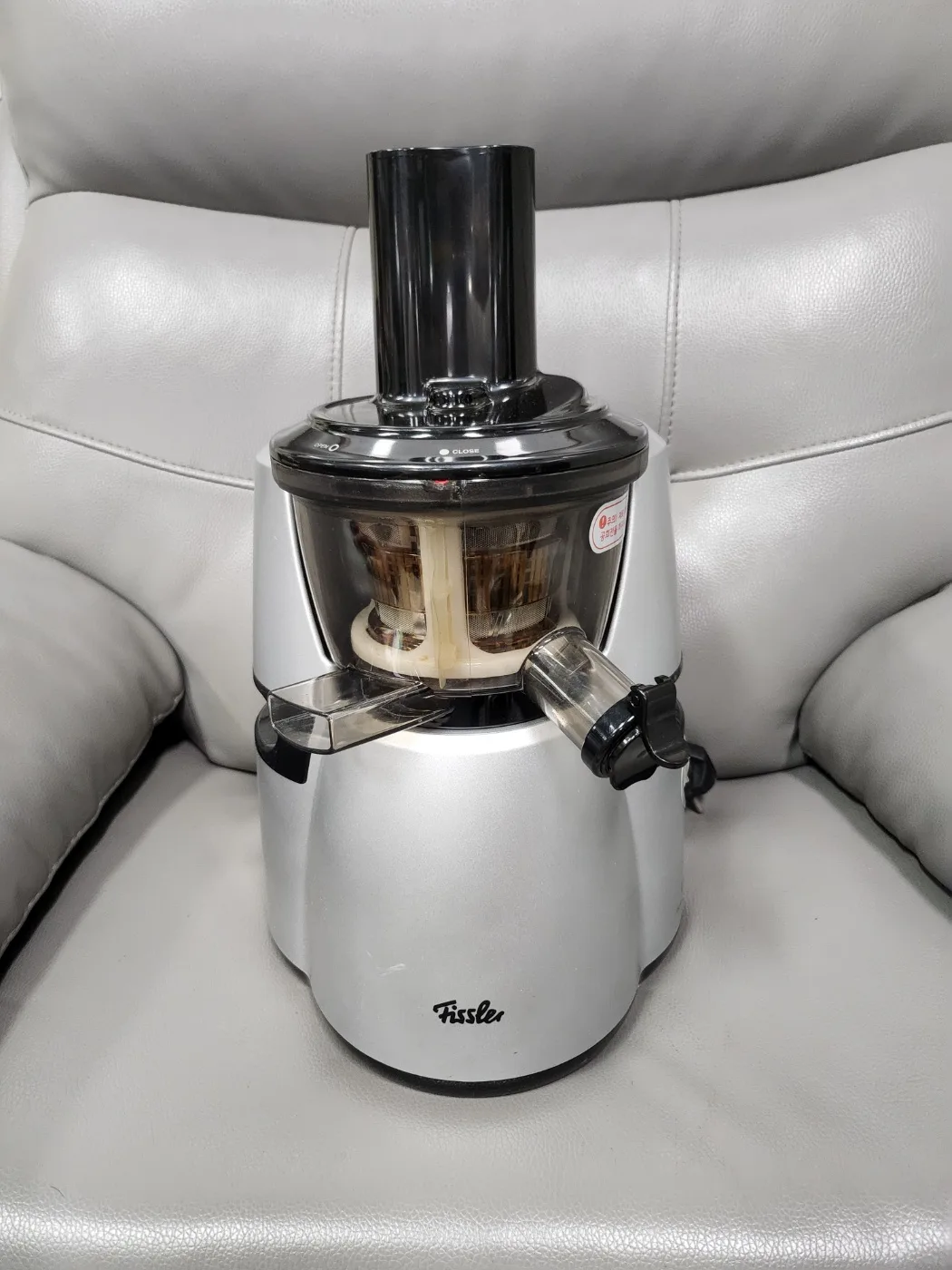 휘슬러 착즙기 원액기 FPJ-M111S 상태좋음 중고입니다