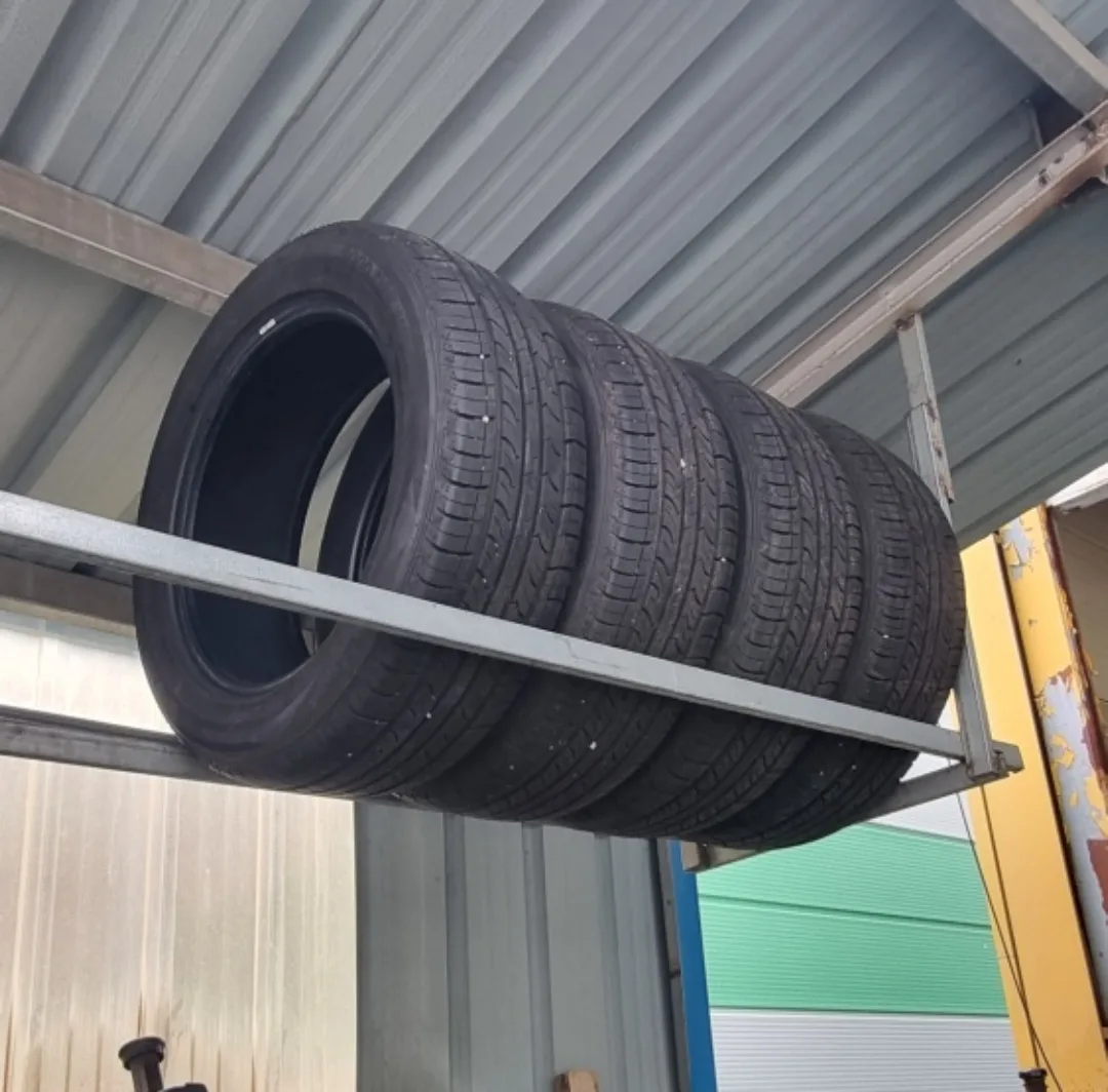 중고 타이어 4개 판매합니다.
