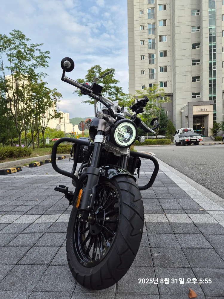 중고오토바이 오토바이300cc 오토바이 벤다300 24년식 2000km대 크루즈형오토바이