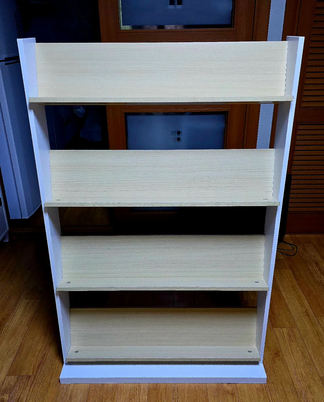 원목 전면 책장 팝니다.(중고)