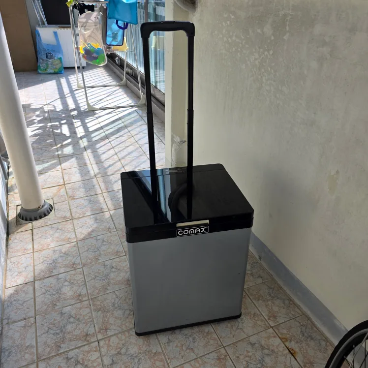 코맥스 휴대용 냉장고(DC+220v 사용가능)