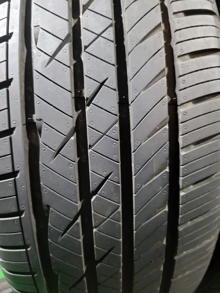 235 55 18 새것같은 중고타이어