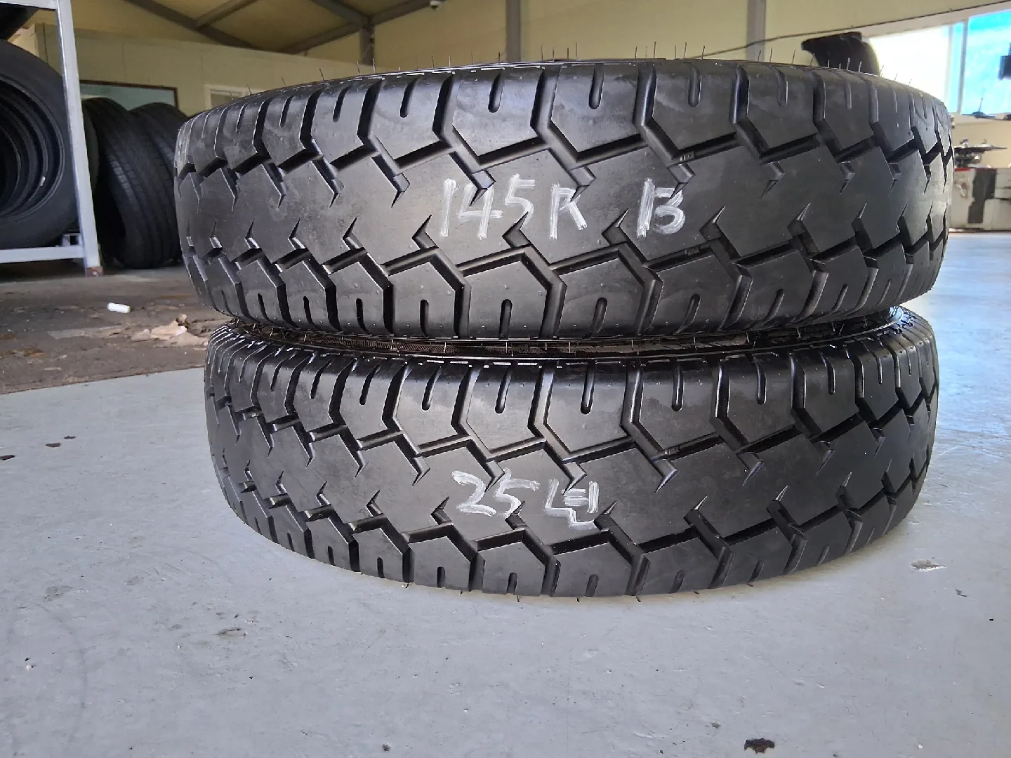 포터.봉고145R13중고타이어2개한국90%급