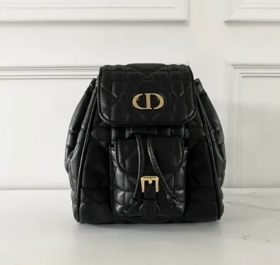 디올 백팩  *빠른 쿨거래 네고*