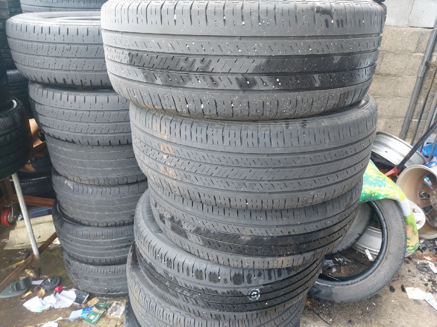 225 55 19 크루젠 중고타이어 4개 팝니다.